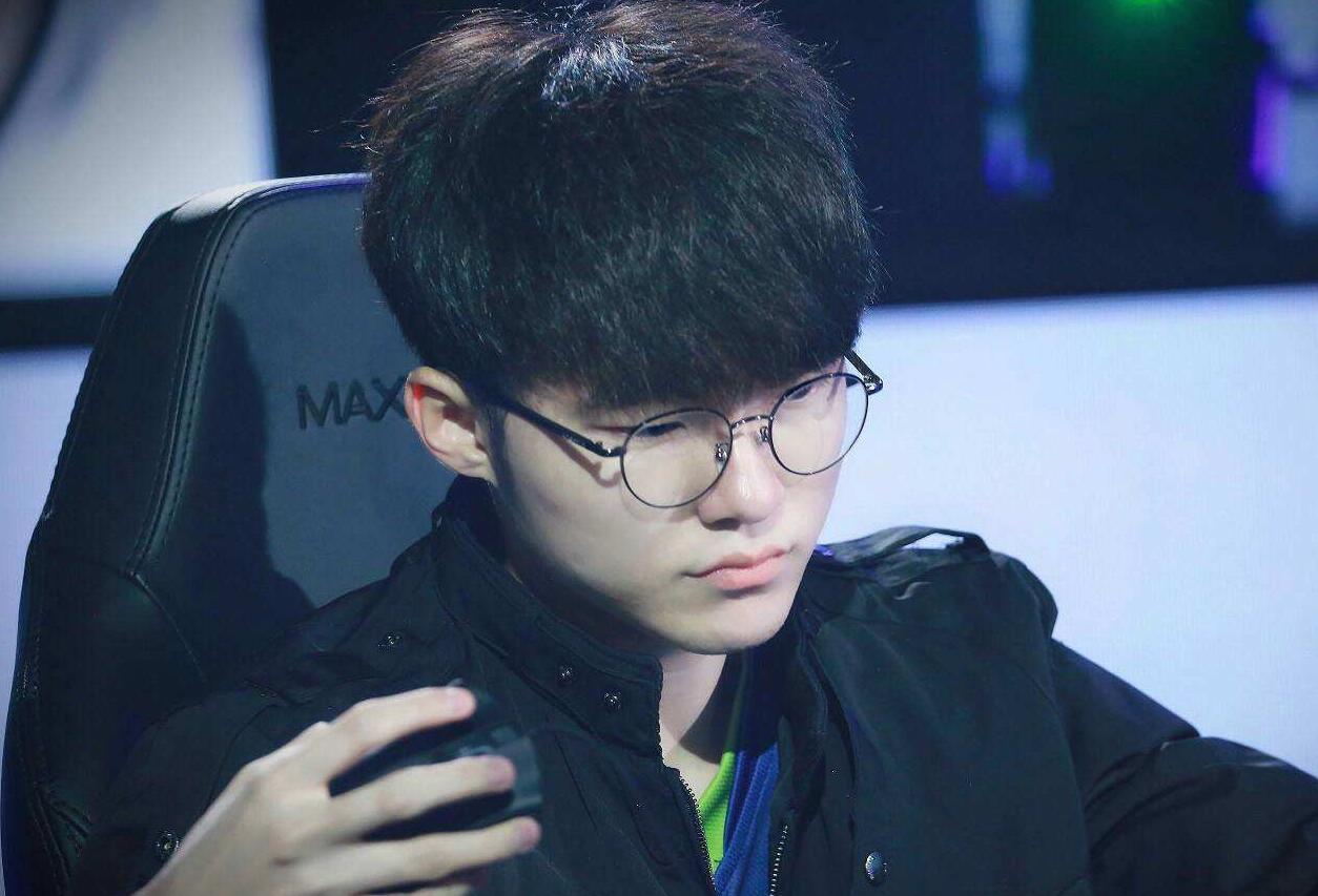 他拿到双位 他拿到双位